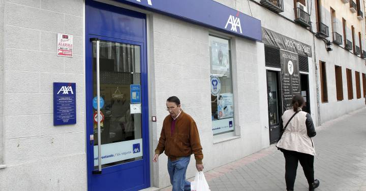 Hacerse el seguro de vida en el banco, hasta cuatro veces más caro que en la aseguradora