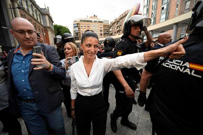 Olona, a su llegada a la universidad, este viernes.