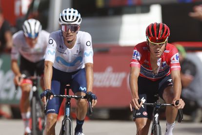 Evenepoel y Mas llegan juntos a la meta del Monasterio de Tentudía.