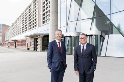 El jefe del Bundesbank: “Hay que actuar con decisión”; El Gobernador del Banco de España: “Tenemos que reducir balance con cautela”