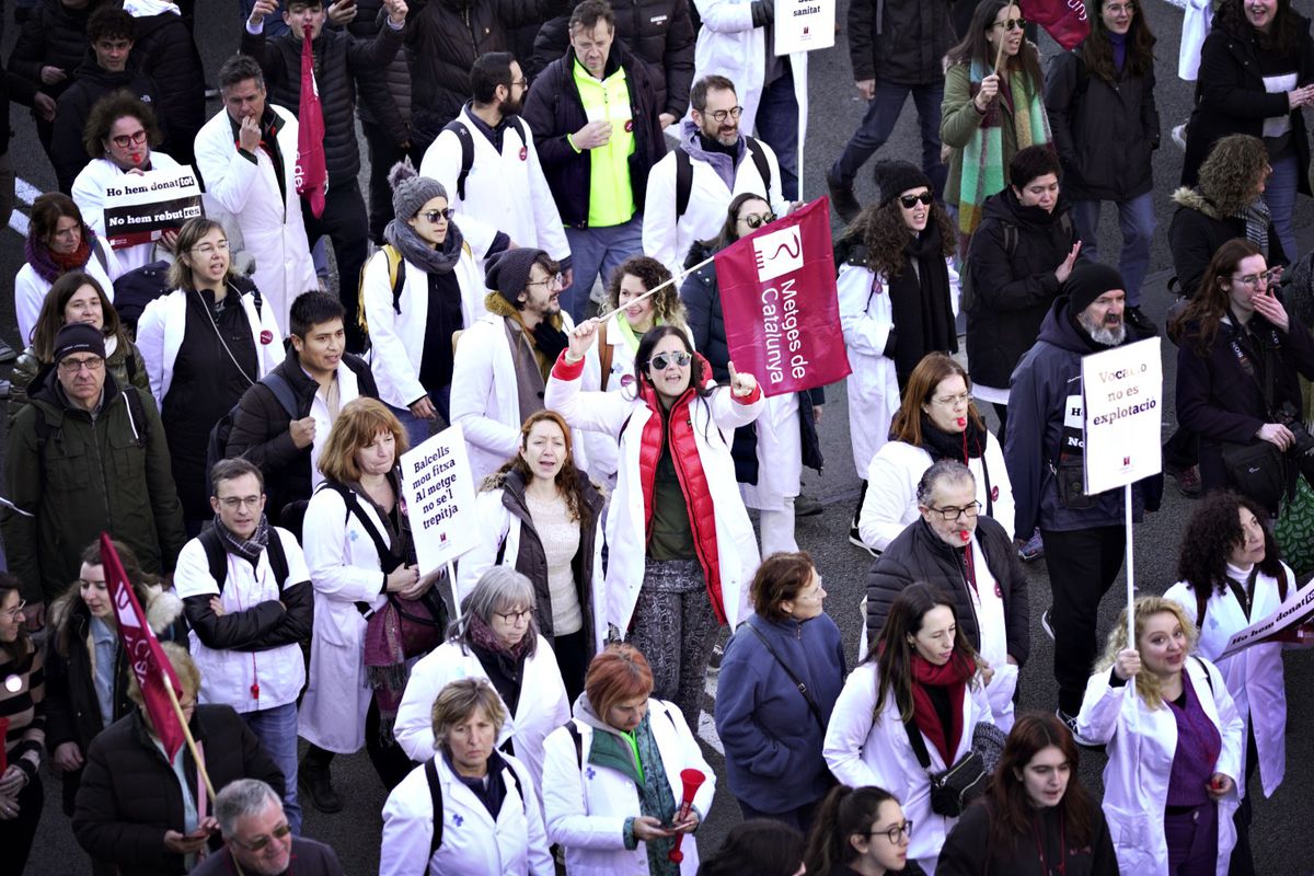 Segundo día de huelga en Cataluña: médicos y maestros vuelven a la calle