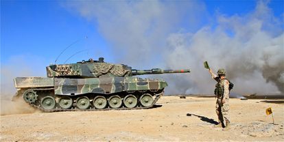 Un tanque Leopard 2 A4 durante unas maniobras.