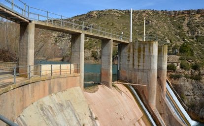 Presa de los Toranes, en el río Mijares, a su paso por Albentosa (Teruel).