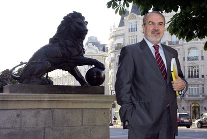 Pedro Solbes, presenta el Proyecto de Ley de Presupuestos Generales del Estado 2005, en el Congreso de los Diputados.