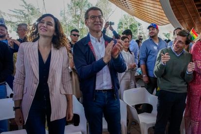 Desde la izquierda, Isabel Díaz Ayuso, presidenta madrileña; Alberto Núñez Feijóo, líder del PP, y José Luis Martínez-Almeida, alcalde de Madrid, este sábado.