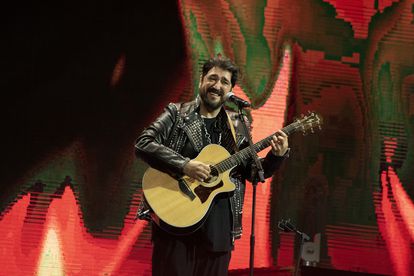 Antonio Orozco actúa en la gala de los Premios Dial 2023 en el Recinto Ferial de Santa Cruz de Tenerife, a 16 de marzo de 2023.