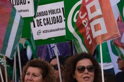 El anuncio de huelga en atención primaria agua a Moreno la apertura definitiva del Hospital Militar de Sevilla