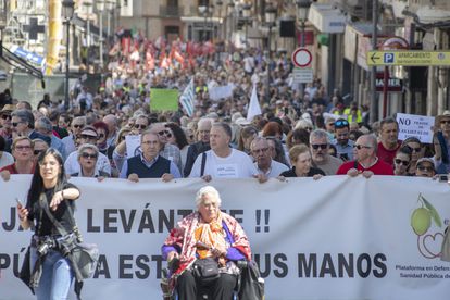 Ambiente por las calles de Jaén en defensa de la sanidad pública, este sábado.