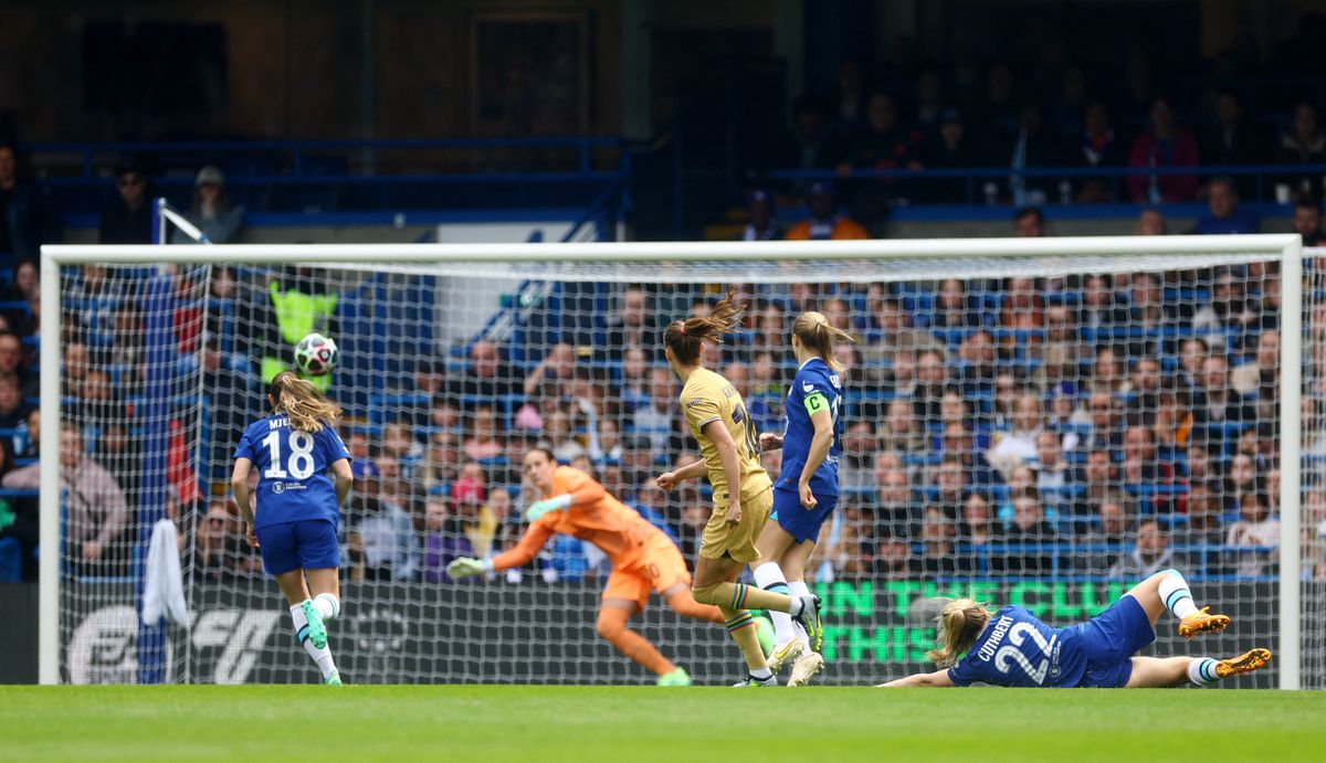 El Barcelona cobra ventaja ante el Chelsea en la ida de la semifinal de la Champions femenina