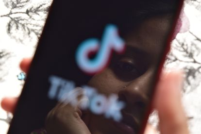 Ver, oír y comprar. Por qué nadie tiene amigos en TikTok y cómo nos afecta