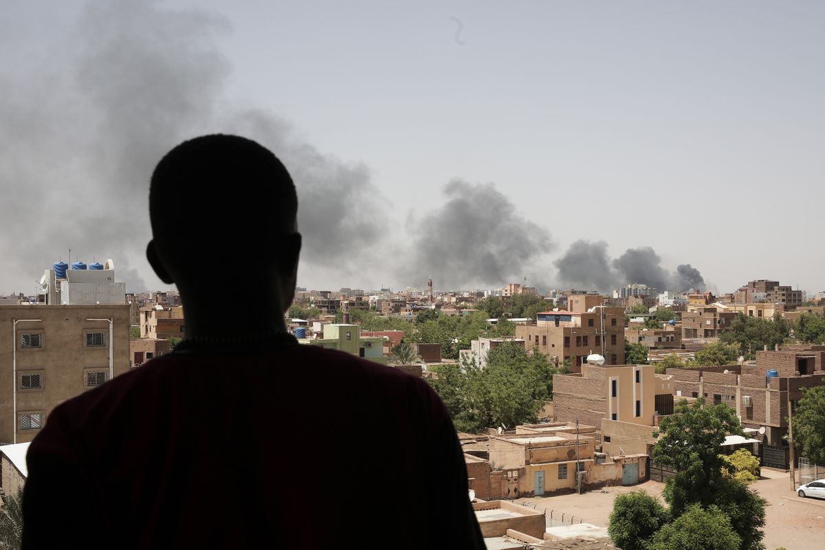 España envía blindados y tropas de operaciones especiales a Yibuti para evacuar a los españoles de Sudán