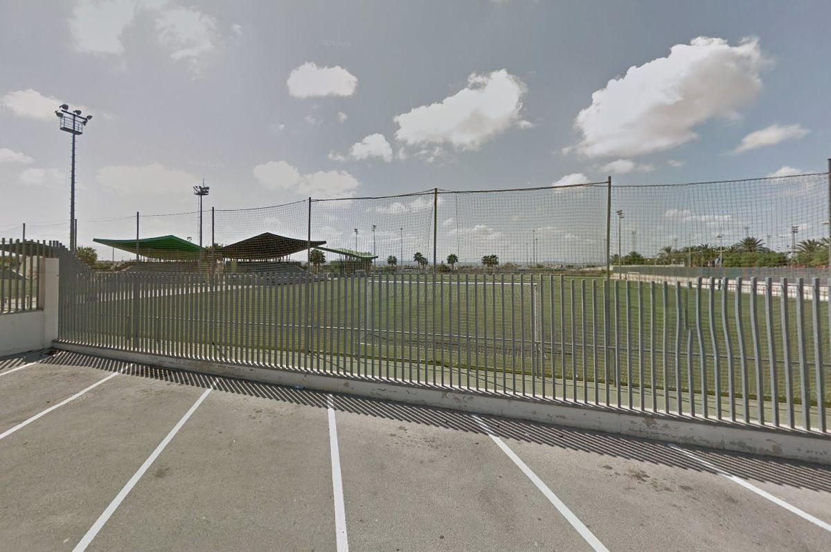 Una niña, en estado grave tras recibir un balonazo en la ciudad deportiva de Torrevieja