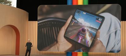 Google presenta Pixel Fold, su primer teléfono plegable, y refuerza Bard, su chat inteligente