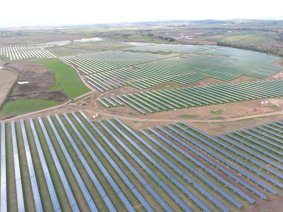 Bruselas avisa de que la red eléctrica española no es suficiente para dar cabida a todos los proyectos renovables