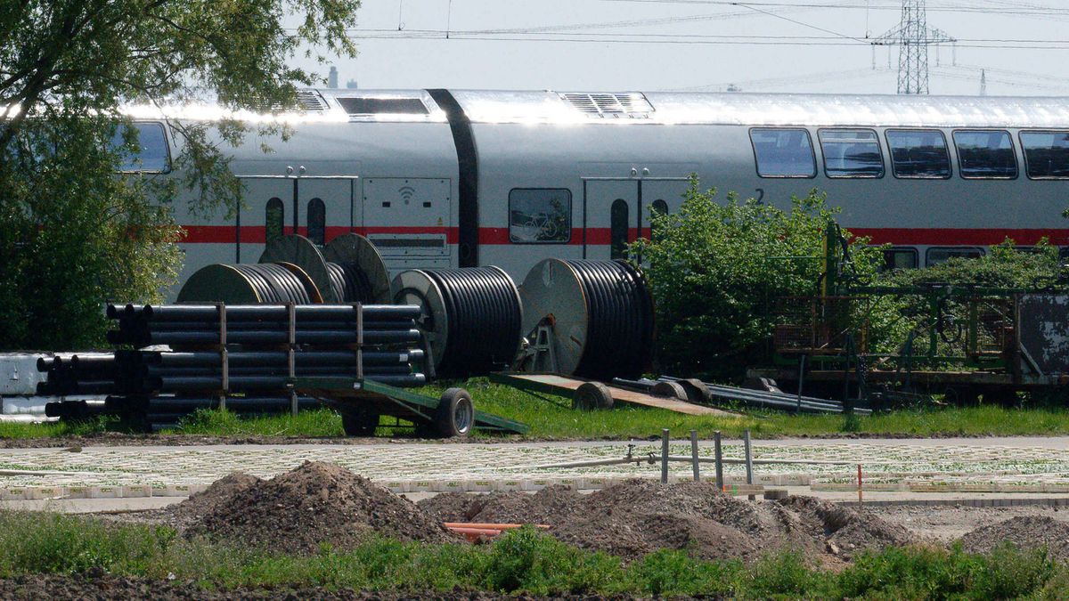 Un tren interurbano arrolla a un grupo de operarios en Alemania y causa dos víctimas mortales