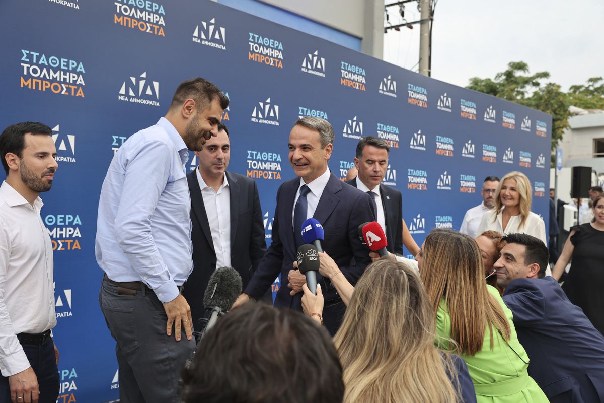El conservador Mitsotakis revalida su mandato en las elecciones de Grecia con otra mayoría absoluta