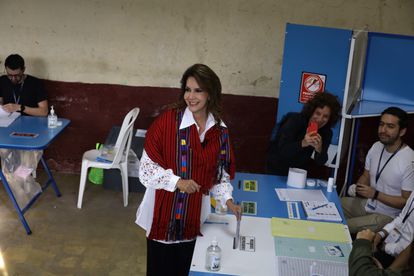 Cierran las urnas en Guatemala y comienza el recuento de votos