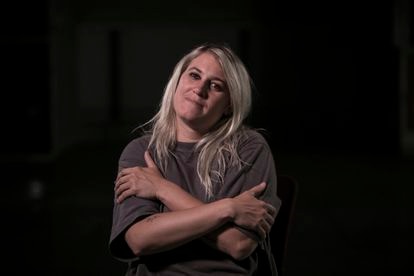 La policía detiene un concierto de Rocío Saiz en el Orgullo de Murcia cuando la cantante enseña los pechos