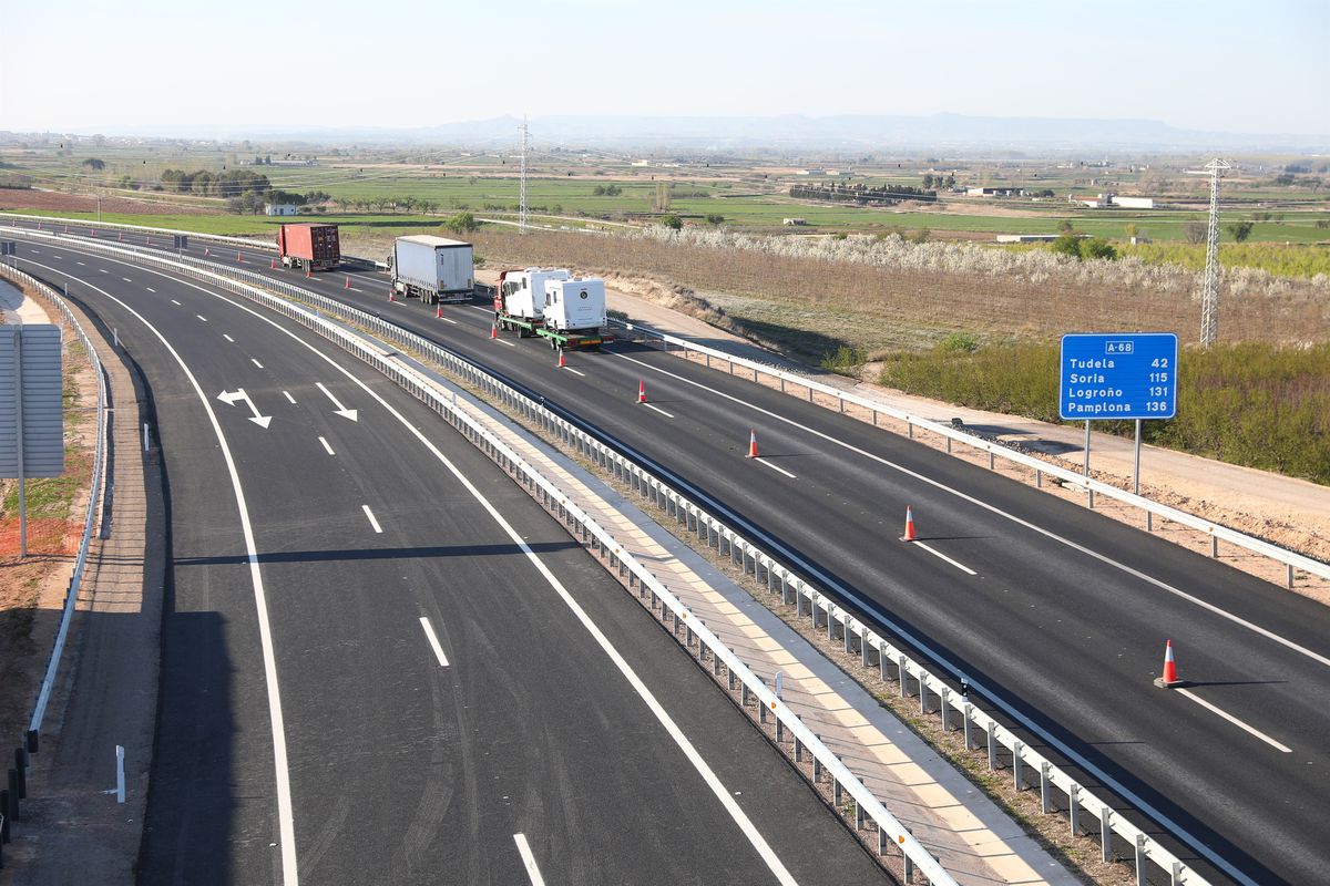 El director de Tráfico afirma que en 2024 se implantarán peajes en las autovías y horas después se desdice
