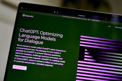 Página web de OpenAI, matriz del bot de IA ChatGPT.