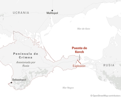Una explosión en el puente de Crimea causa dos muertos y detiene el tráfico entre Rusia y la península ocupada