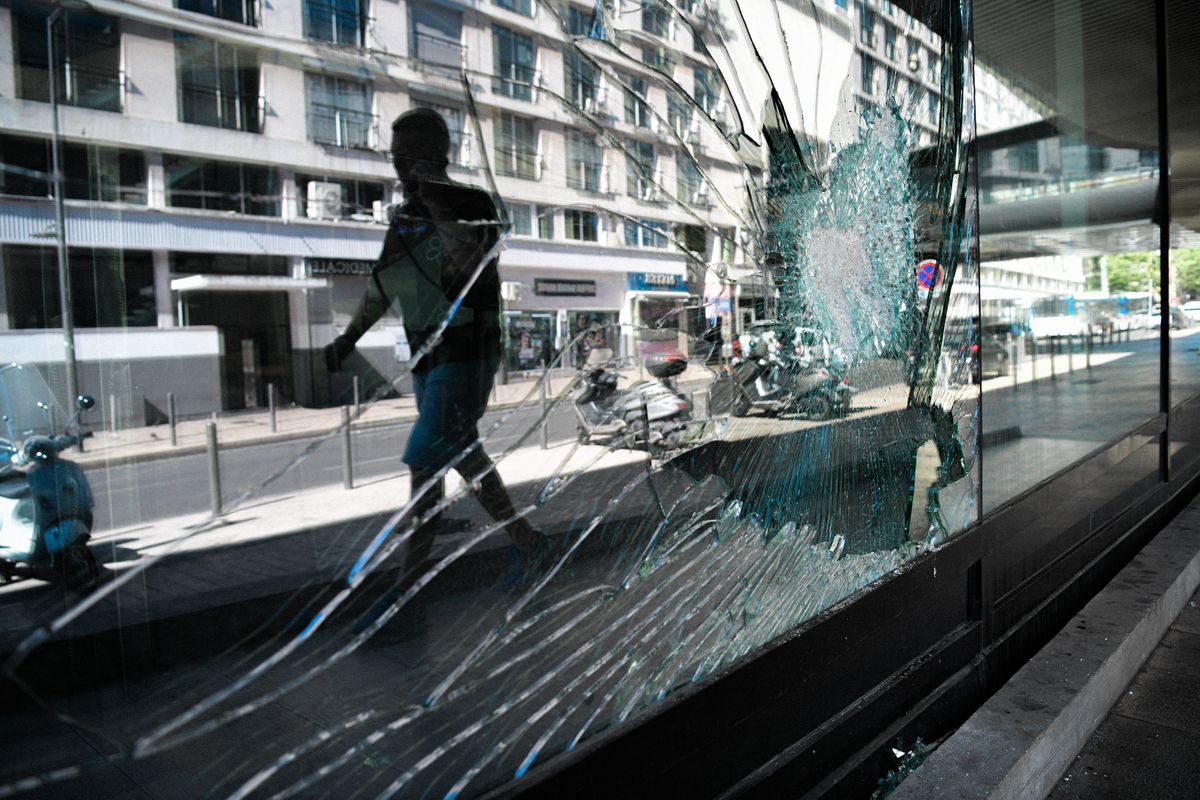 Francia restablece progresivamente el orden tras una semana de altercados