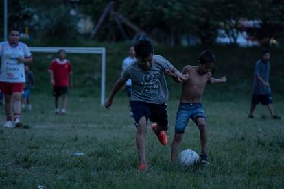 El Salvador: el infierno de los inocentes enviados a prisión por una llamada anónima