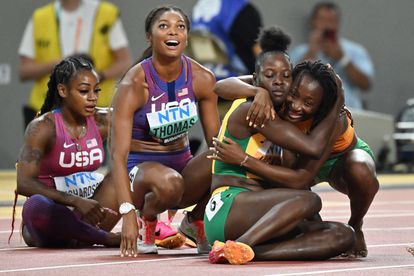 Richardson, Thomas y Jackson, tras la final de 200m ganada por la jamaicana.