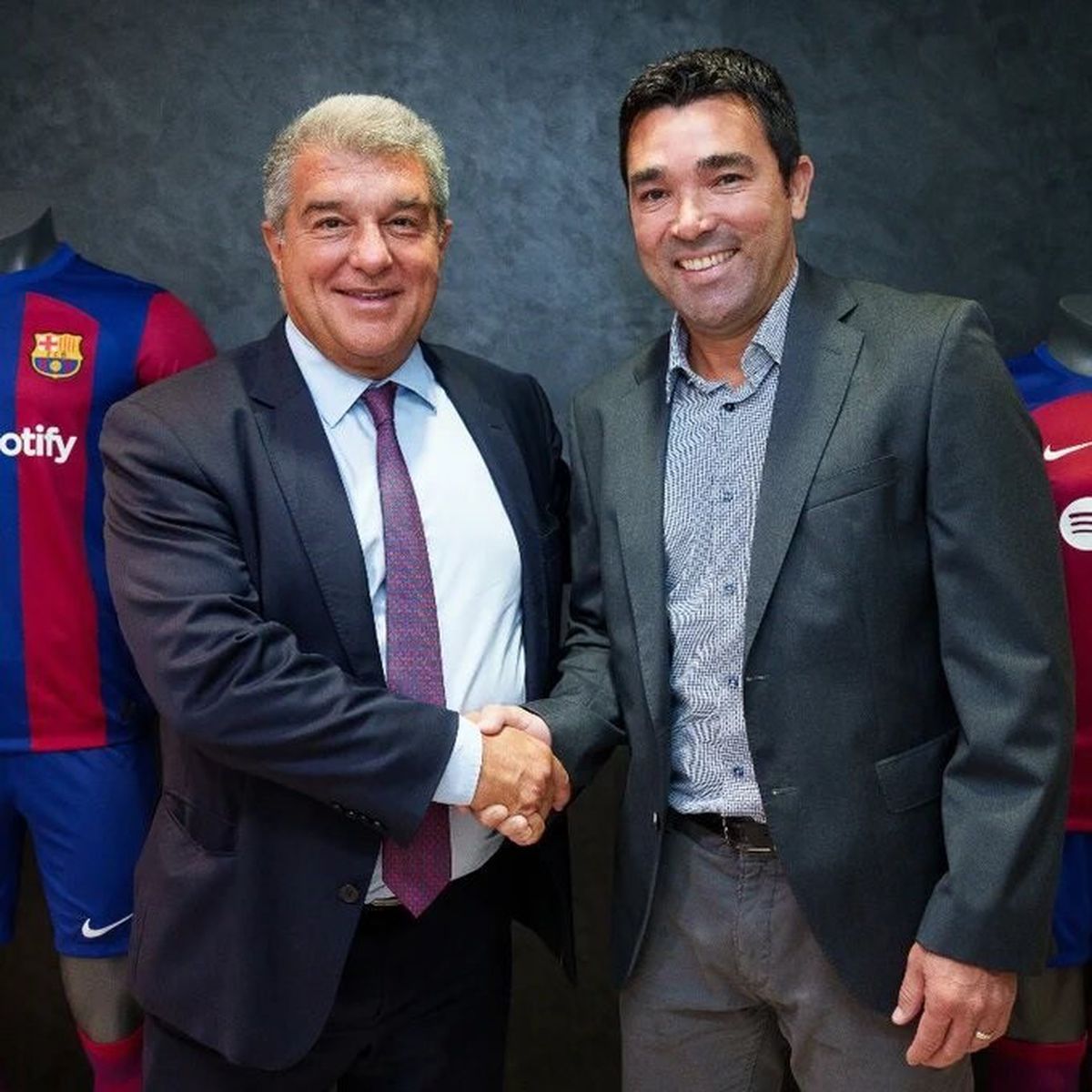 Deco le abre la puerta de salida a Mateu Alemany
