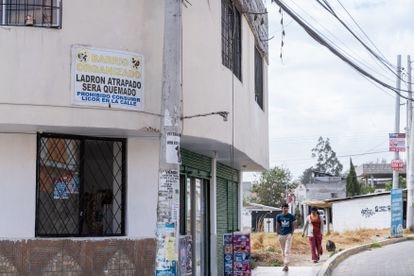 “Ladrón atrapado será quemado”, así se organizan los barrios en Quito ante la inseguridad