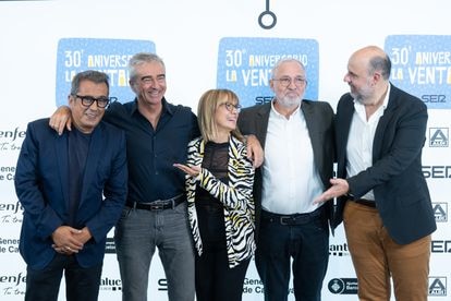 Desde la izquierda, Andreu Buenafuente, Carles Francino, Gemma Nierga, Xavier Sardá y Jordi Basté.