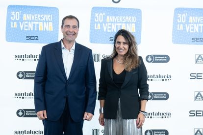 El director de Ràdio Barcelona y Cadena SER Catalunya, Jordi Finazzi, y la portavoz del Govern de Cataluña, Patricia Platja.