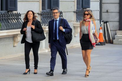 El ministro de la Presidencia en funciones, Félix Bolaños, a su llegada al Congreso.