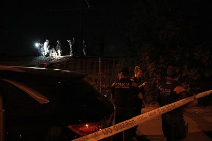 La policía científica trabaja en la zona del atropello del accidente, acordonada por los Mossos.