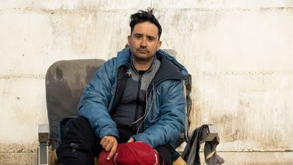 Juan Antonio Bayona, en el rodaje de 'La sociedad de la nieve'