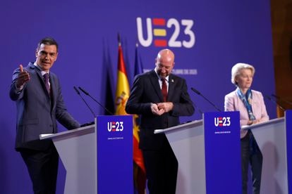 Pedro Sanchez, Charles Michel y Ursula von der Leyen este viernes en la cumbre de Granada.