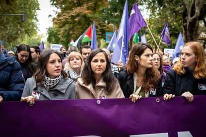 Irene Montero, Ione Belarra, Isa Serra y Lilith Vestrynge, de Podemos, participan en la manifestación este domingo en Madrid en solidaridad con el pueblo palestino.