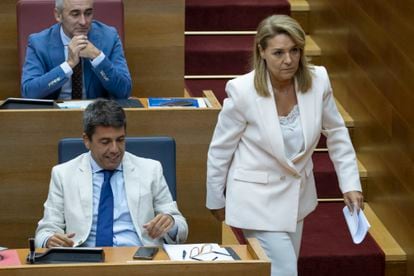 El presidente valenciano, Carlos Mazón, y la vicepresidenta Primera de la Generalitat, Susana Camarero, en una de las sesiones en las Cortes Valencianas.