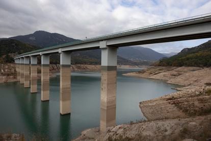 El embalse de La Baells en las inmediaciones de Berga (Barcelona), al 25% de su capacidad el pasado mes de diciembre.