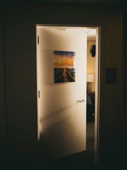 Acceso a una de las salas de tratamiento del Centro de Investigación Psicodélica y de la Conciencia de la Universidad Johns Hopkins, en Baltimore (EE UU). 