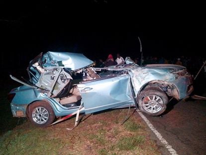 Estado del coche en el que viajaba Kelvin Kiptum, fallecido este domingo.