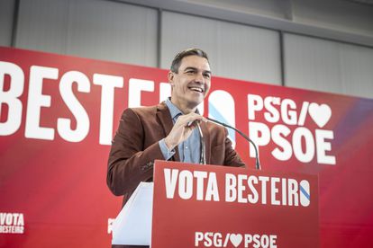 Pedro Sánchez, en un acto de campaña celebrado en San Cibrao das Viñas (Orense), este sábado.