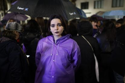 Laura Alonso, sevillana de 20 años, en la manifestación de Sevilla, esta tarde.