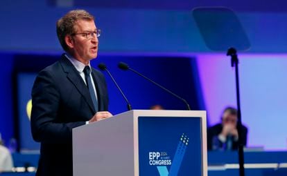 Feijóo, durante su intervención en el congreso del PP Europeo en Bucarest, este jueves.