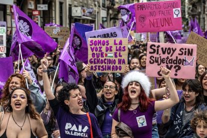 Manifestación estudiantes en el Día de la Mujer en Valencia.