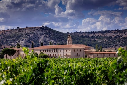 Vista de la fachada de Abadía Retuerta LeDomaine, que ha sido galardonado este 2024 con tres llaves Michelin.