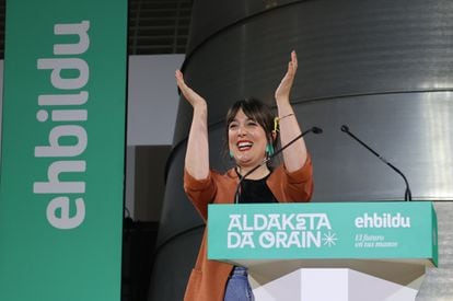 La portavoz de campaña de EH Bildu, Oihana Etxebarrieta, este domingo en la sede del partido en Bilbao.