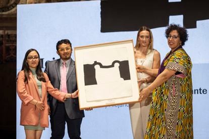 El premio a la mejor cobertura multimedia ha recaído sobre 'Ciudad sin agua', un pueblo contra el gigante de Concreto, publicado por N+Focus. Reciben el reconocimiento Jennifer González Posadas y Alejandro Melgoza Rocha.