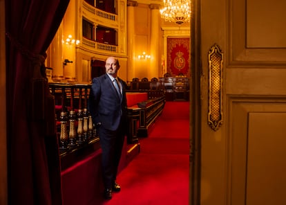 Pedro Rollán, presidente del Senado desde agosto de 2023, y miembro del Partido Popular, fotografiado en la antigua sala de sesiones de la Cámara alta.