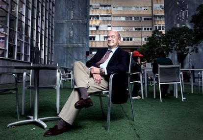 Santiago Iñiguez de Onzoño, presidente de IE University, en uno de los campus que tienen en Madrid.